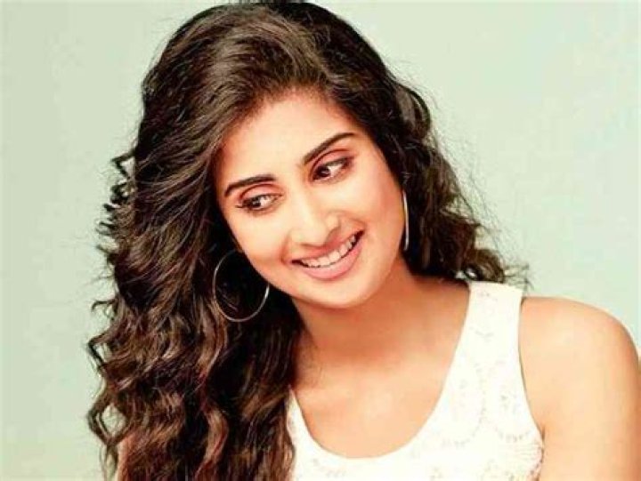 Shamili Height, Weight, Net Worth, Age, Birthday, Wikipedia, Who, Instagram, Biography